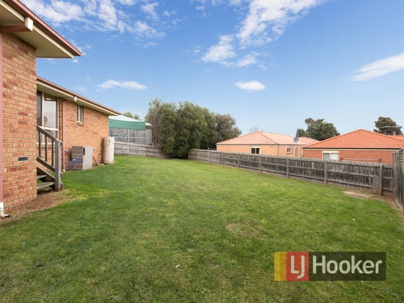 16 Jacqueline Place, Pakenham VIC 3810