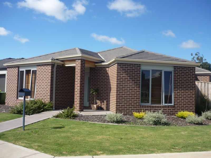 2 Olivia Court, Pakenham VIC 3810