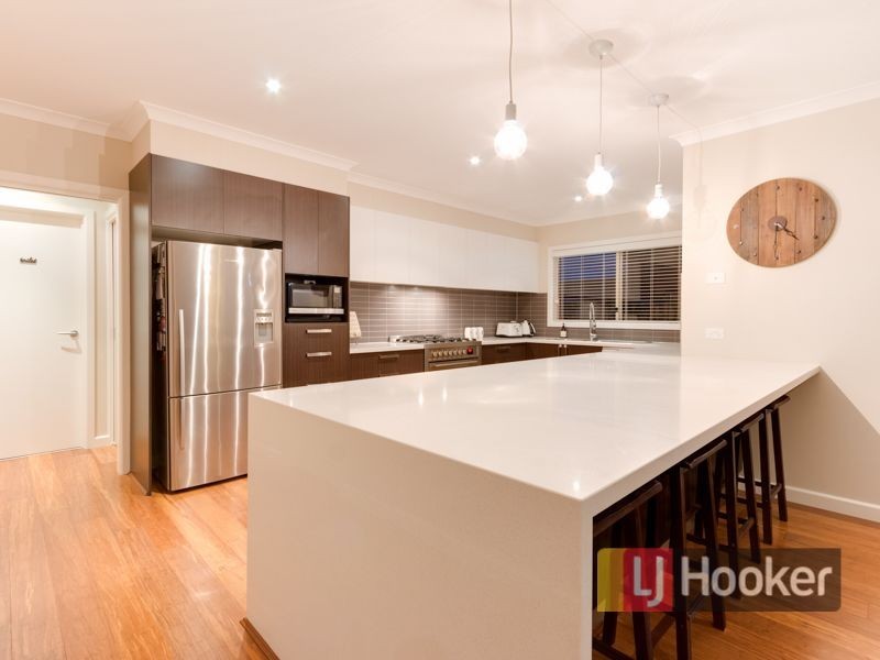 53 Villella Drive, Pakenham VIC 3810