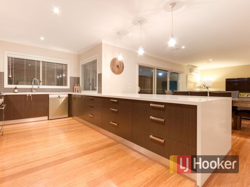 53 Villella Drive, Pakenham VIC 3810