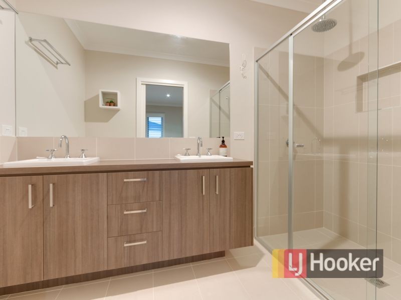 53 Villella Drive, Pakenham VIC 3810