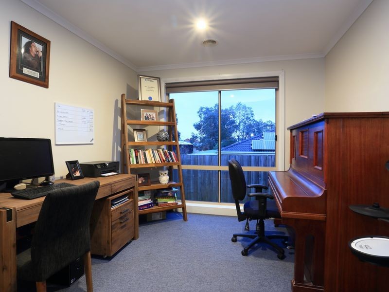 2 Anna Court, Pakenham VIC 3810