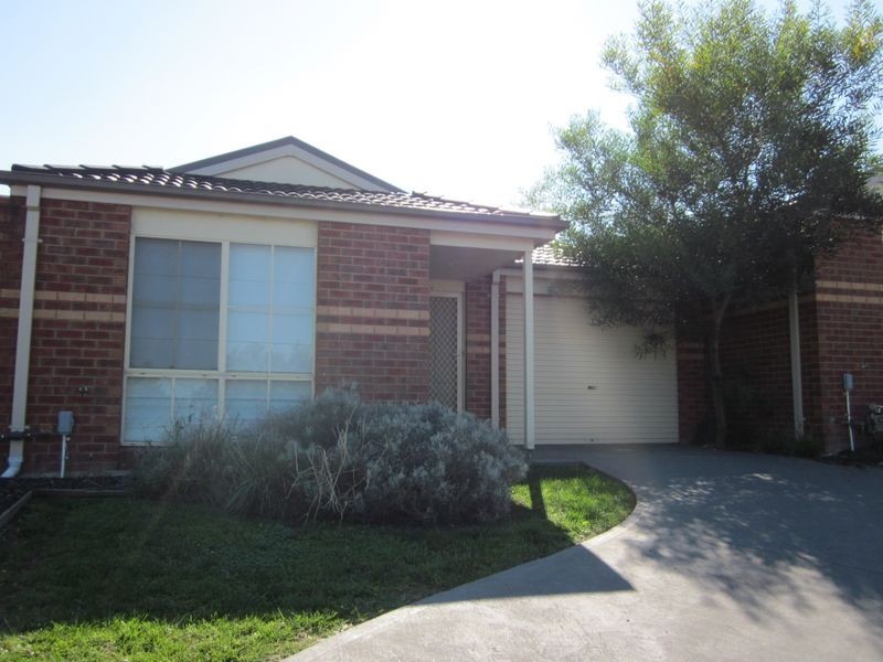 8/12 Renlik Court, Pakenham VIC 3810