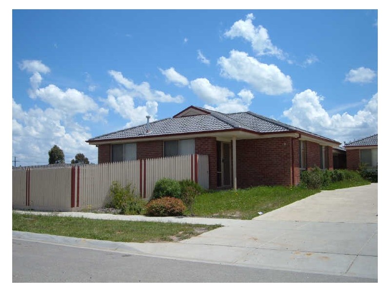 3/63 Pommel Street, Pakenham VIC 3810