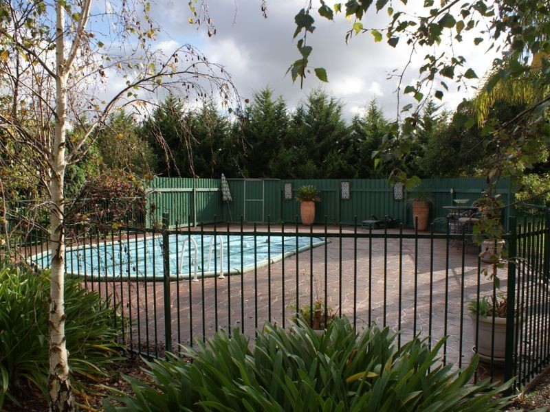 21 Pinehill Drive, Pakenham VIC 3810