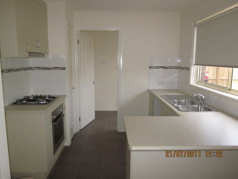 4/18-20 Ben Drive, Pakenham VIC 3810