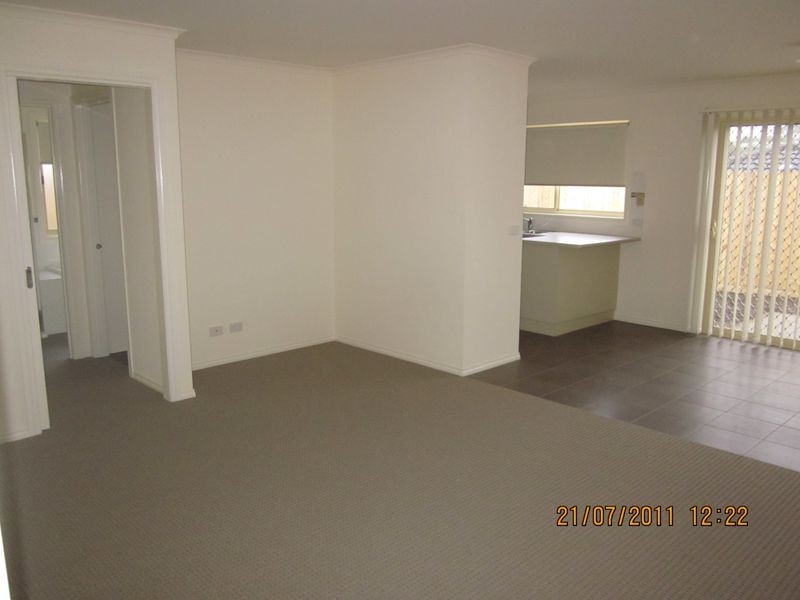 4/18-20 Ben Drive, Pakenham VIC 3810