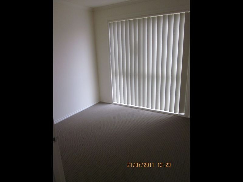 4/18-20 Ben Drive, Pakenham VIC 3810