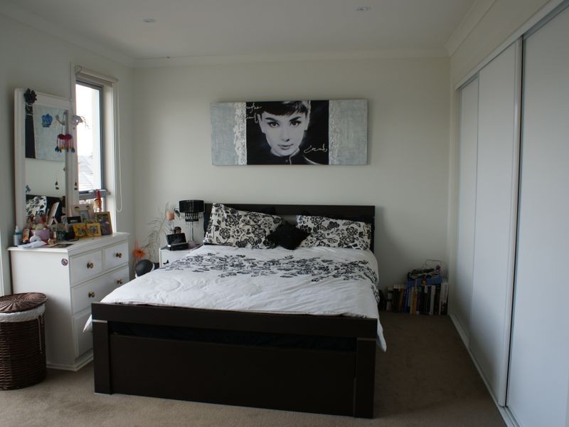 11 Peppermint Row, Officer VIC 3809