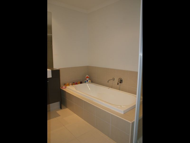 11 Peppermint Row, Officer VIC 3809