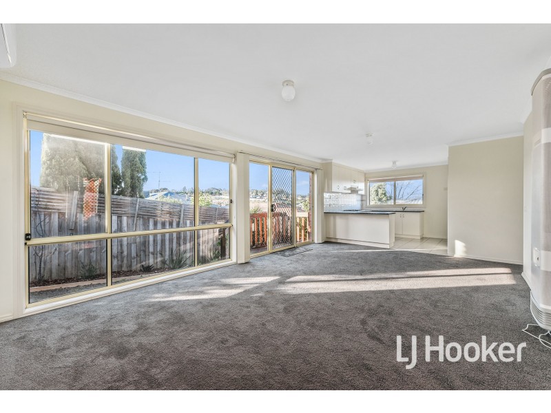 3/3 Hale Place, Pakenham VIC 3810