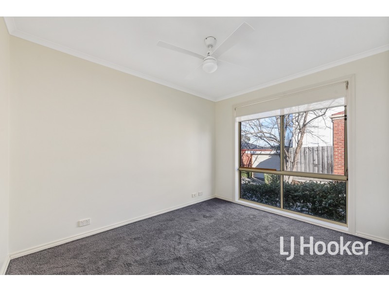 3/3 Hale Place, Pakenham VIC 3810