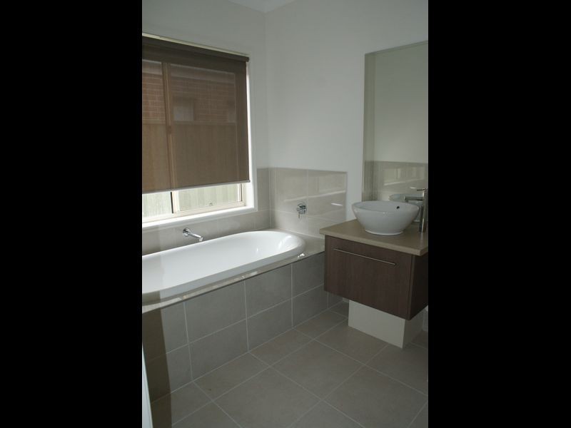 29 Park Orchard Drive, Pakenham VIC 3810