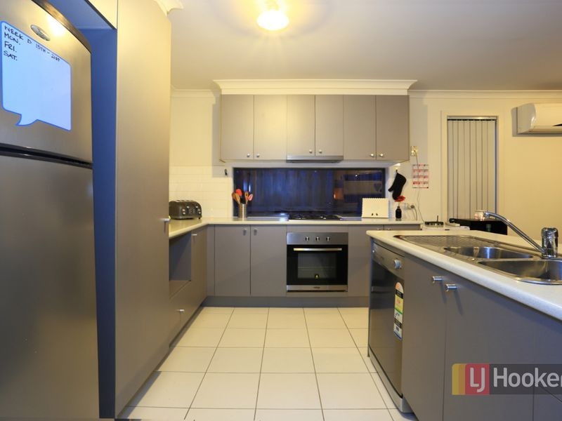 9 Central Avenue, Pakenham VIC 3810