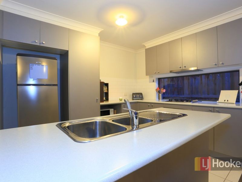 9 Central Avenue, Pakenham VIC 3810