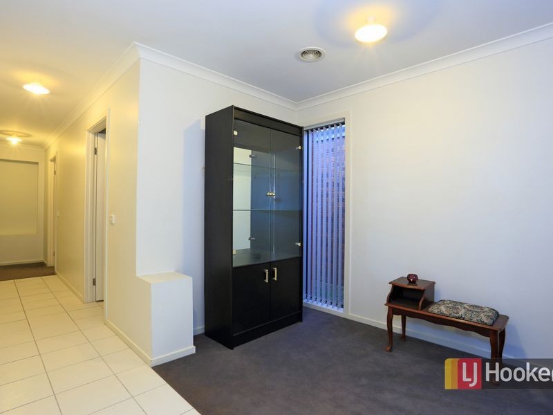 9 Central Avenue, Pakenham VIC 3810