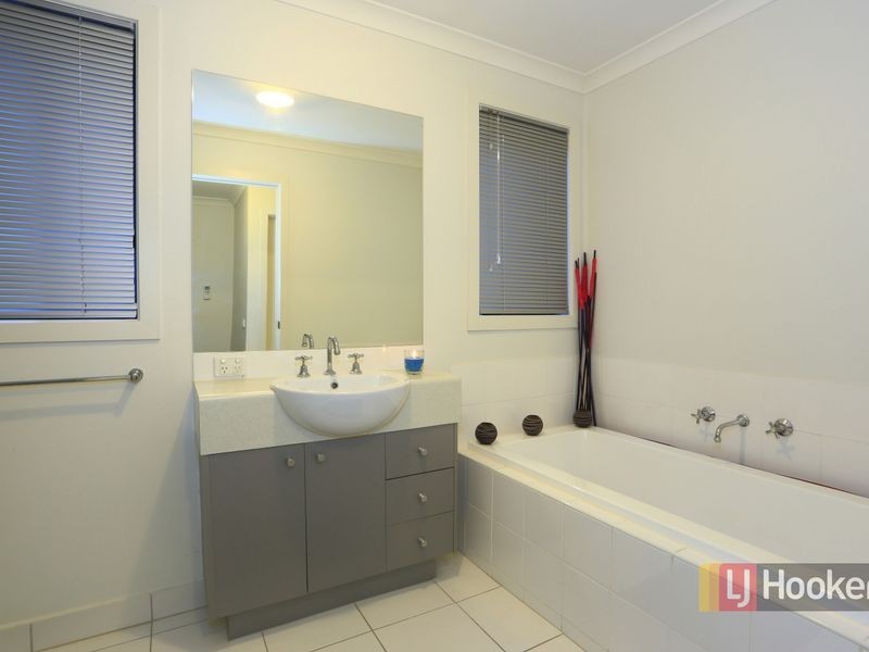 9 Central Avenue, Pakenham VIC 3810