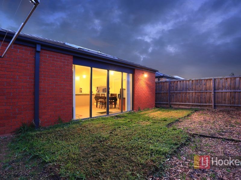 9 Central Avenue, Pakenham VIC 3810