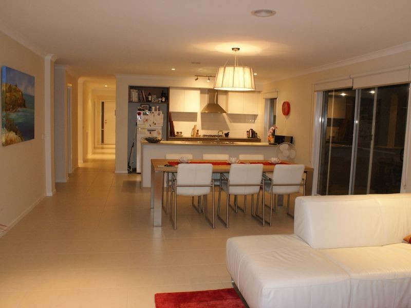 43 Belvedere Dve, Pakenham VIC 3810