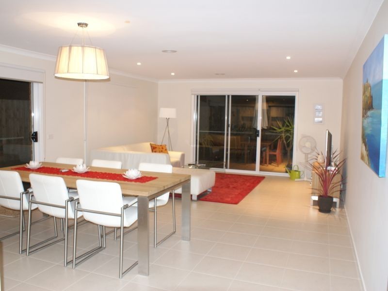 43 Belvedere Dve, Pakenham VIC 3810