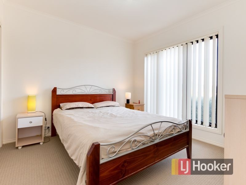 8/103 Army Road, Pakenham VIC 3810