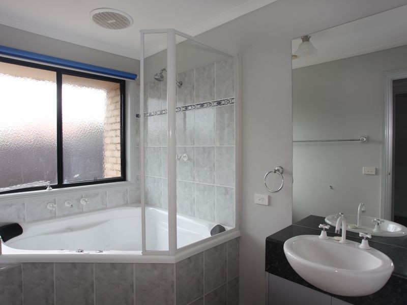 14 Storey Drive, Pakenham VIC 3810