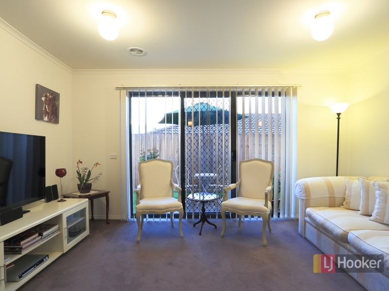 20/107 Army Road, Pakenham VIC 3810
