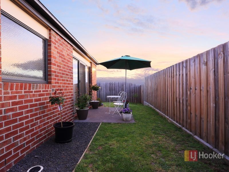 20/107 Army Road, Pakenham VIC 3810