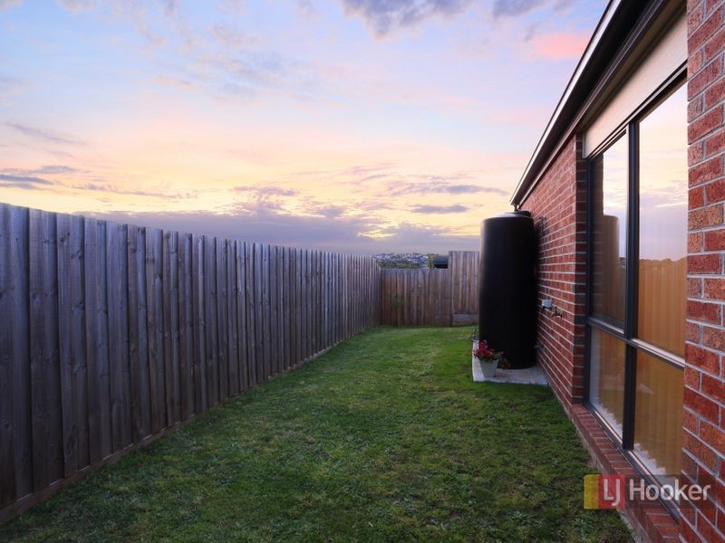 20/107 Army Road, Pakenham VIC 3810