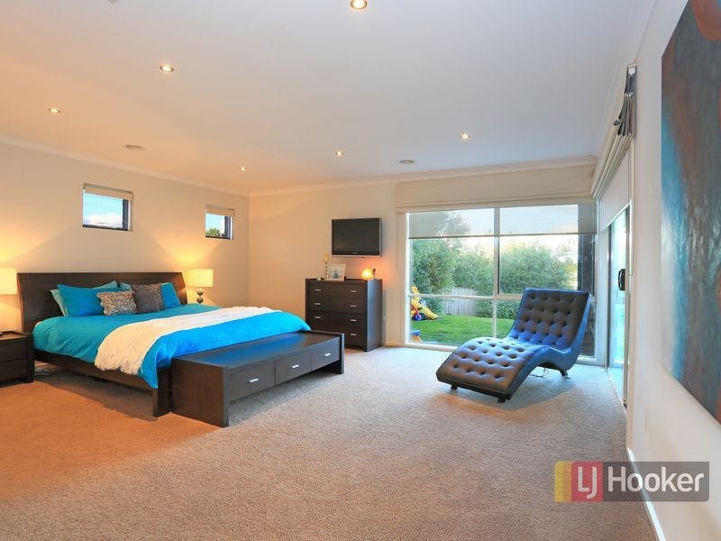 6 Lancaster Way, Beaconsfield VIC 3807