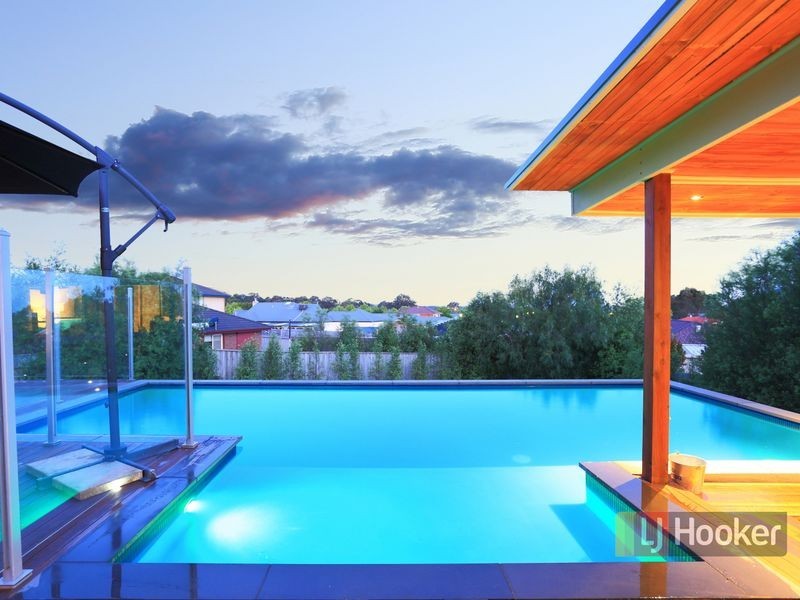 6 Lancaster Way, Beaconsfield VIC 3807