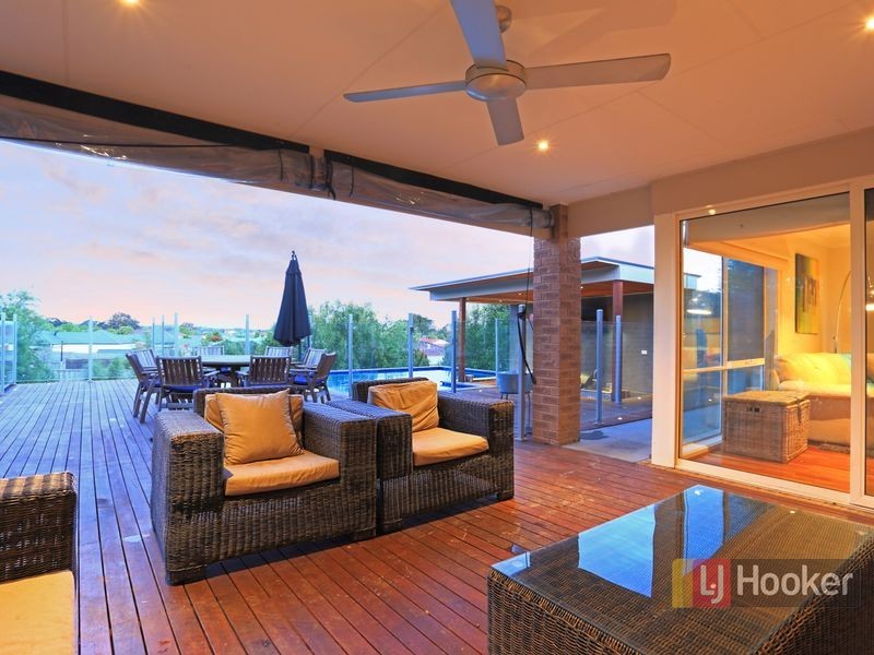 6 Lancaster Way, Beaconsfield VIC 3807