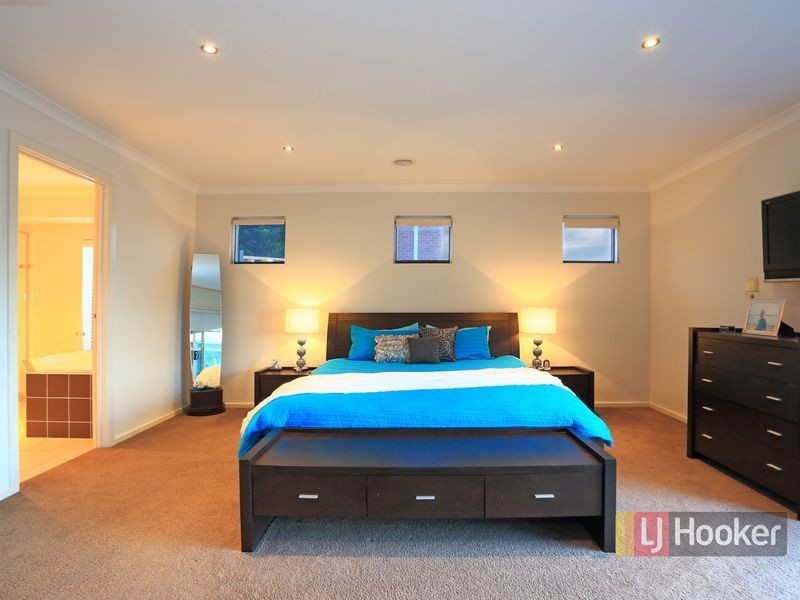 6 Lancaster Way, Beaconsfield VIC 3807