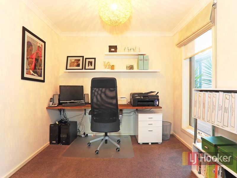 6 Lancaster Way, Beaconsfield VIC 3807