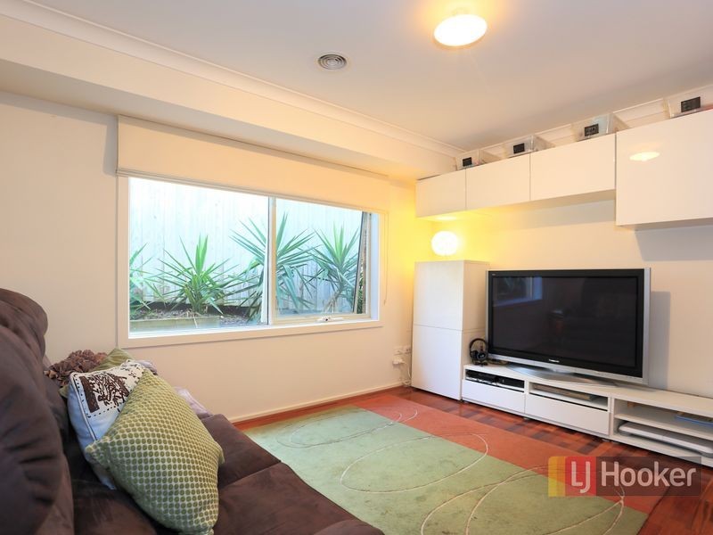 6 Lancaster Way, Beaconsfield VIC 3807