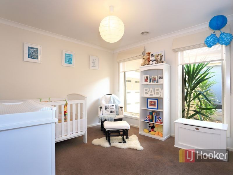 6 Lancaster Way, Beaconsfield VIC 3807