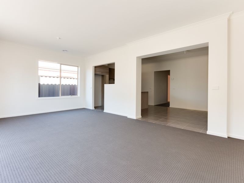 21 Havana Parade, Pakenham VIC 3810