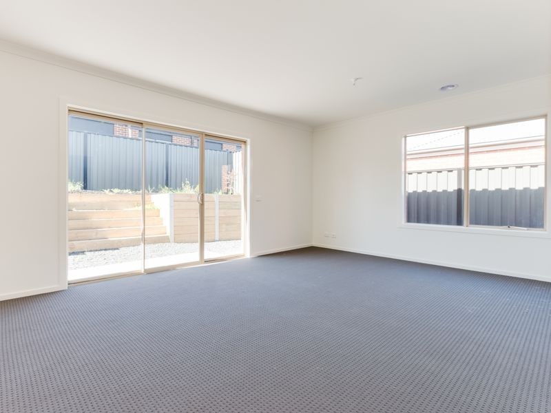 21 Havana Parade, Pakenham VIC 3810