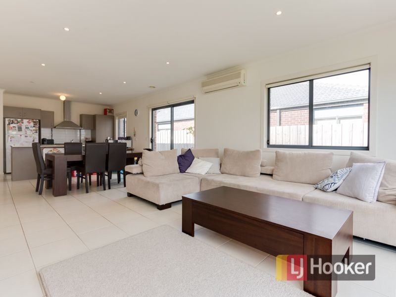 40 Sandalwood Drive, Pakenham VIC 3810