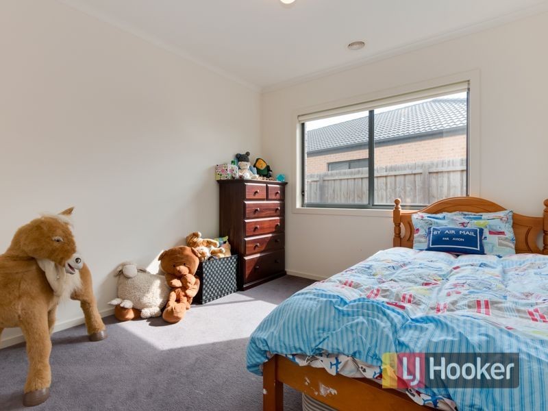 40 Sandalwood Drive, Pakenham VIC 3810