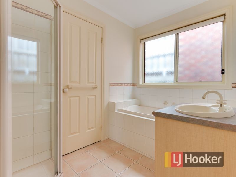 3/5 Glenda Court, Pakenham VIC 3810