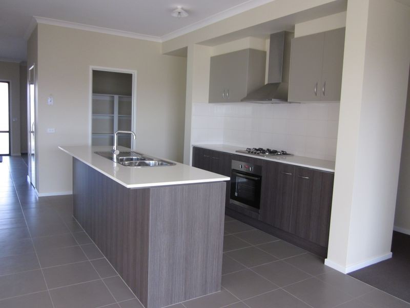 6 (Lot 528 Windmill Court, Officer VIC 3809