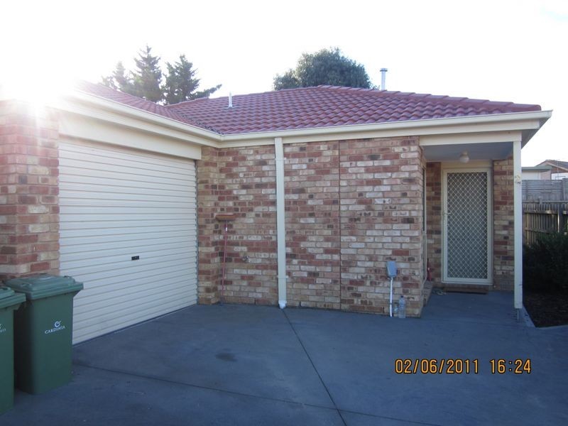 2/22 Cameron Way, Pakenham VIC 3810