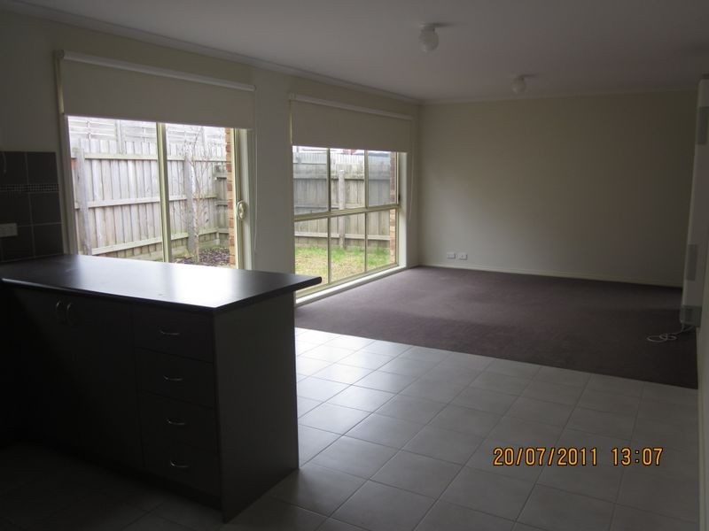 2/22 Cameron Way, Pakenham VIC 3810
