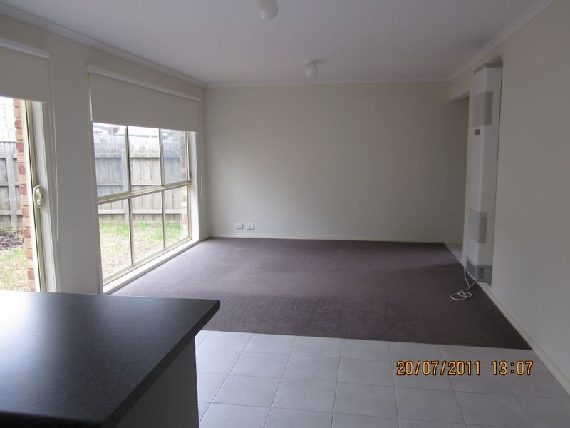 2/22 Cameron Way, Pakenham VIC 3810