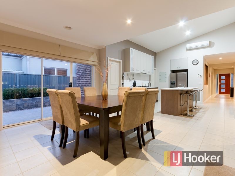 16 Britton Drive, Pakenham VIC 3810