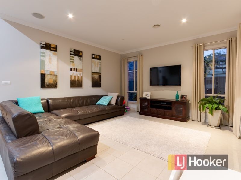 16 Britton Drive, Pakenham VIC 3810