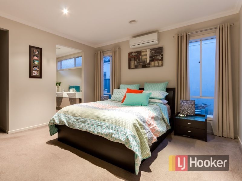 16 Britton Drive, Pakenham VIC 3810