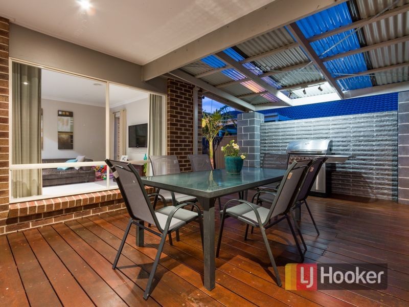 16 Britton Drive, Pakenham VIC 3810