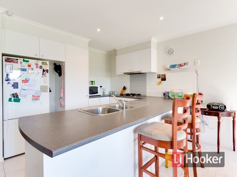 4 Chestnut Chase, Pakenham VIC 3810